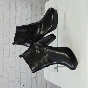 Dominique Nicole Size 12 Black Leather Booties